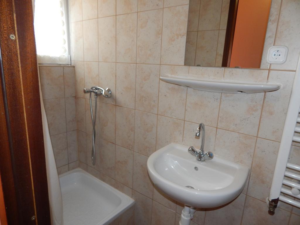 Kalvin Vendegszobak Debrecen Buitenkant foto