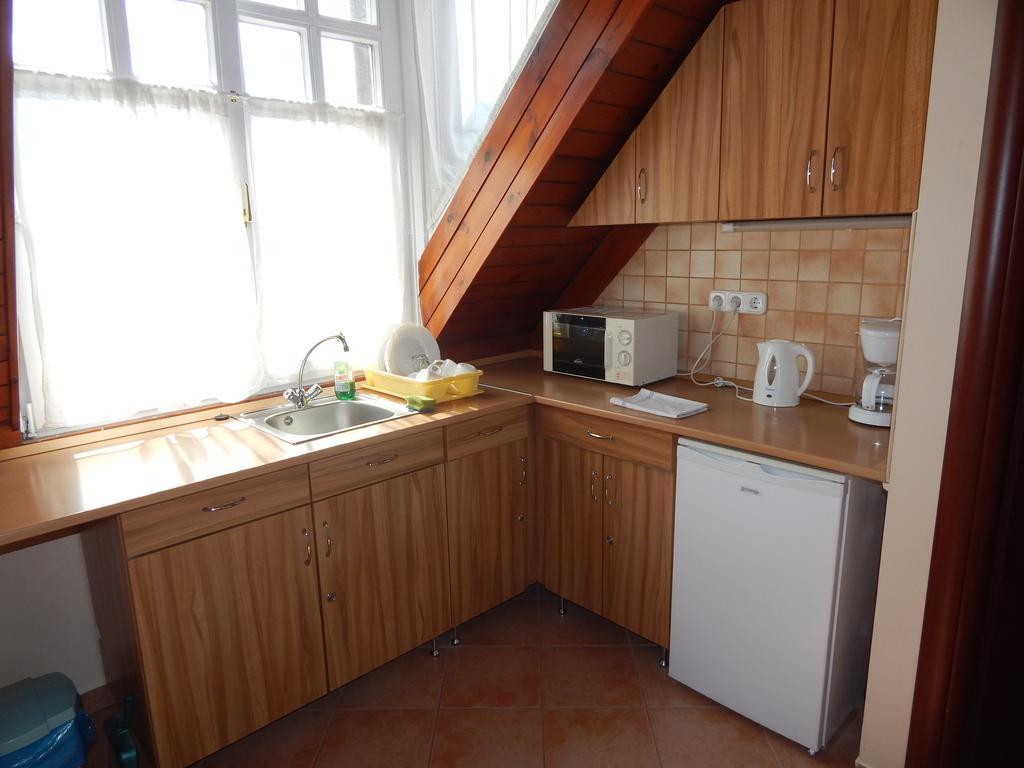 Kalvin Vendegszobak Debrecen Buitenkant foto