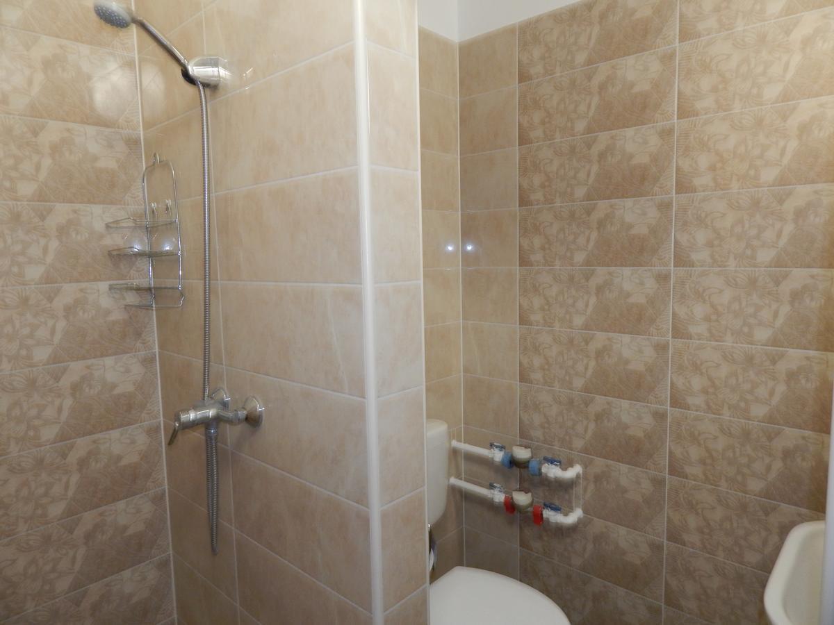 Kalvin Vendegszobak Debrecen Buitenkant foto
