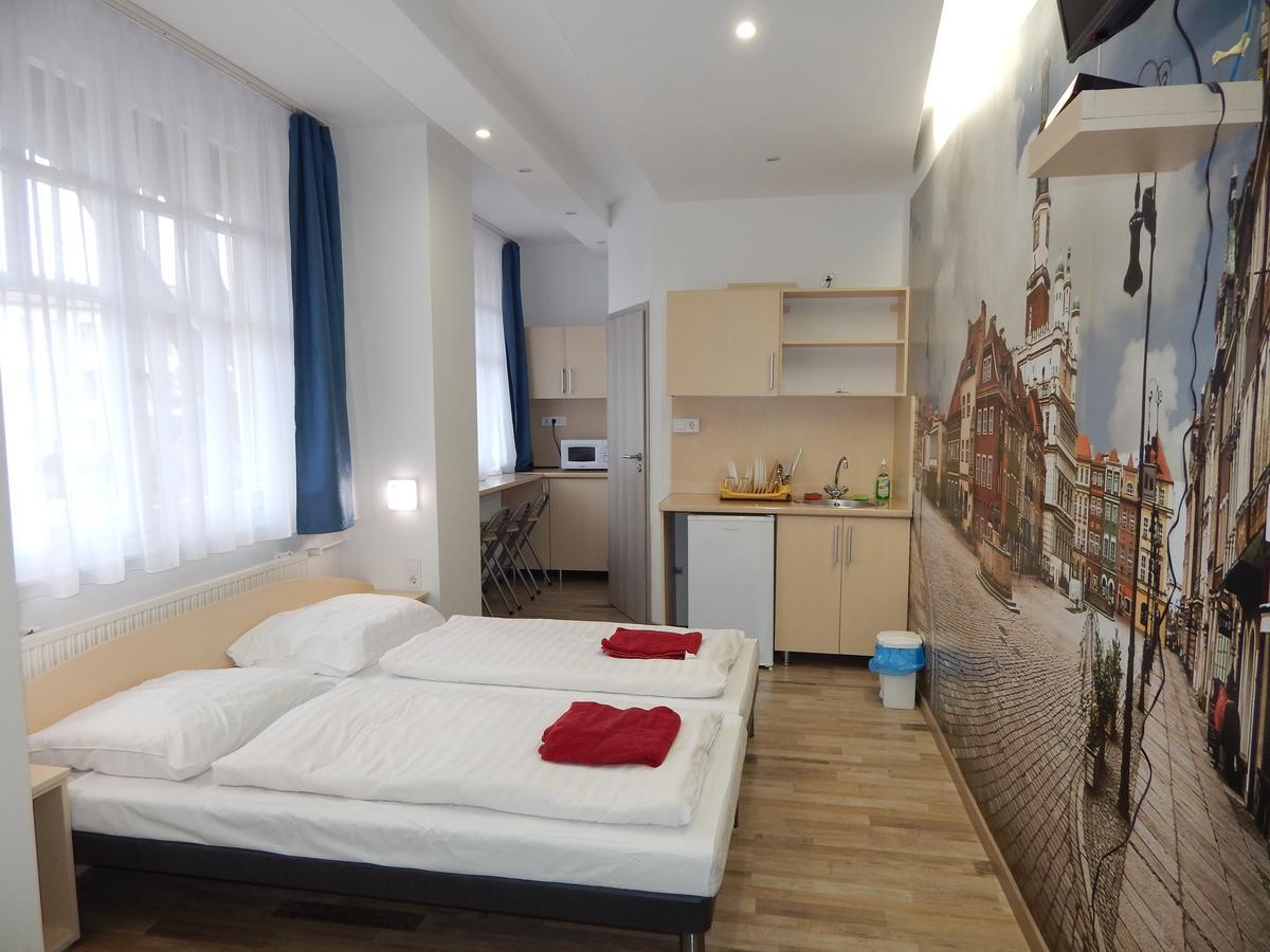 Kalvin Vendegszobak Debrecen Buitenkant foto